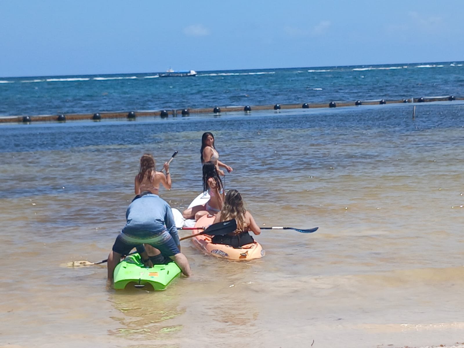 Actividad de kayaks en Costa Maya